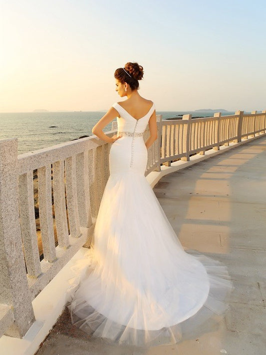 Sleeveless Net Sheath/Column V-neck Pleats Long Beach Wedding Dresses